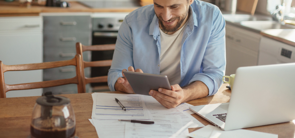 Payer son énergie au mois : est-ce plus avantageux ?